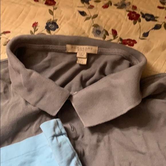 One polo one shirt xl but runs medium - Picture 3 of 4